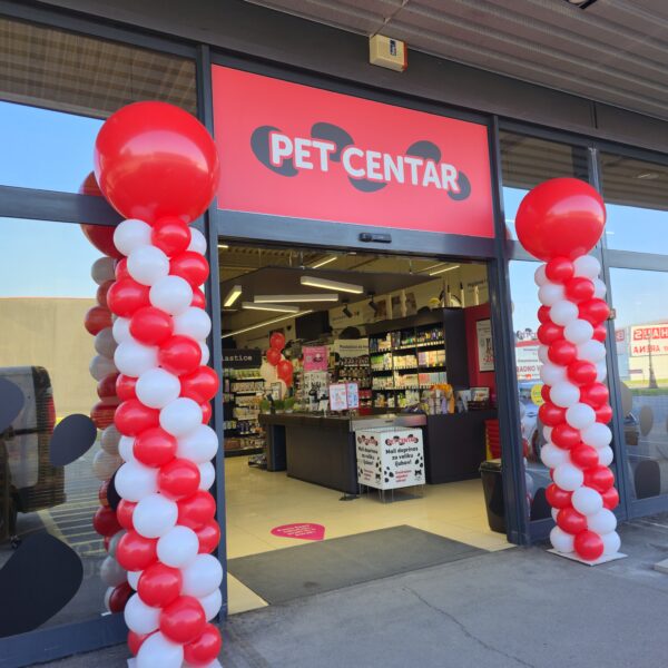 Pet Centar – balonski stupovi za poslovnu akciju / događanje